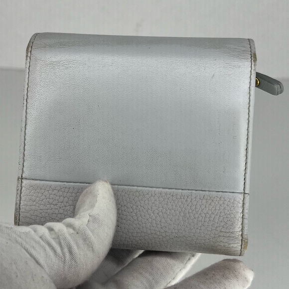 🩶Chloe FULL INCLUSION!! Grey Leather Indy Square Tri Fold Wallet RARE!!🩶 - Picture 8 of 9